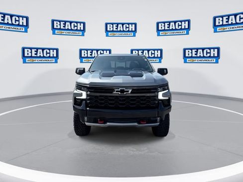 Used 2023 Chevrolet Silverado 1500 ZR2 w/ Technology Package AWD/4WD image 3