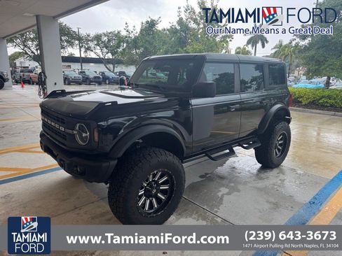 Used 2024 Ford Bronco Black Diamond AWD/4WD image 1
