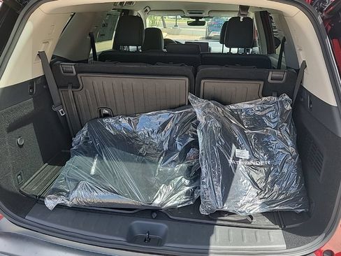 New 2026 Nissan Pathfinder SL w/ Cargo Package FWD image 14