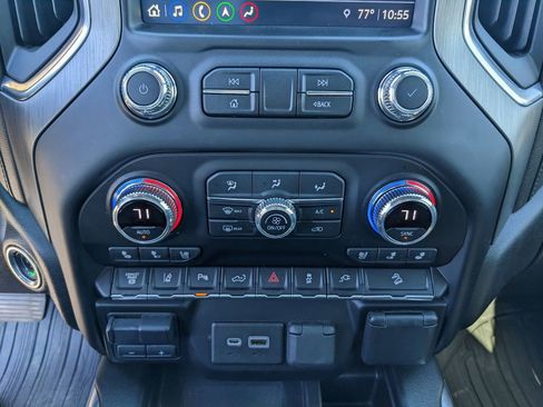 Used 2022 GMC Sierra 2500 Denali w/ Denali Ultimate Package image 26