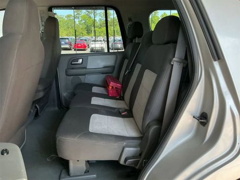 Used 2004 Ford Expedition XLS RWD image 6