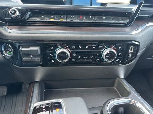 Used 2024 GMC Sierra 1500 SLT w/ SLT Premium Plus Package AWD/4WD image 19