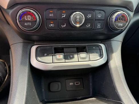 Used 2023 GMC Acadia SLE FWD image 14