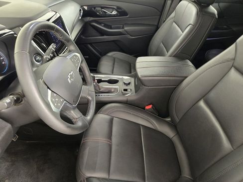 Used 2024 Chevrolet Traverse RS FWD image 14