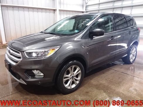 Used 2019 Ford Escape SE image 4