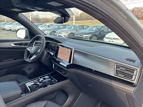 New 2026 Volkswagen Atlas Cross Sport SE AWD/4WD image 36