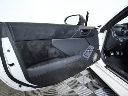 Used 2025 Toyota GR86 Premium w/ ALL Weather Mat Package (TMS) RWD image 14