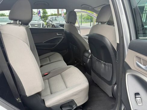 Used 2018 Hyundai Santa Fe SE FWD image 31