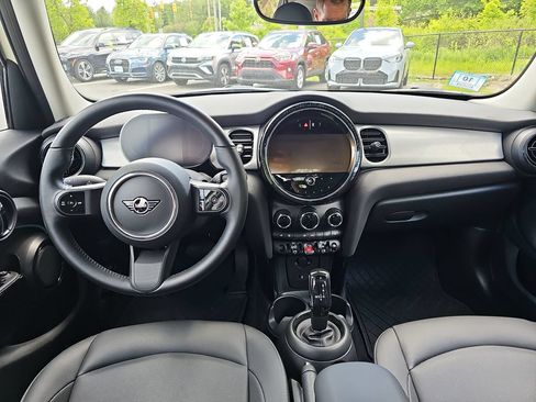 Used 2023 MINI Cooper 4-Door Hardtop FWD image 12