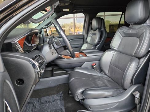 Used 2024 Lincoln Navigator Reserve image 10