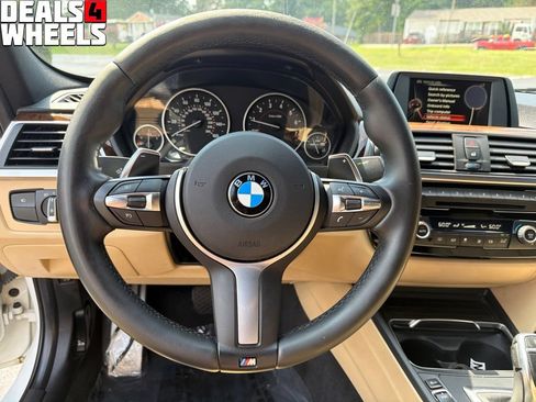 Used 2017 BMW 330i xDrive Sedan AWD/4WD image 16