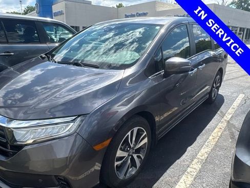 Used 2024 Honda Odyssey Touring image 3