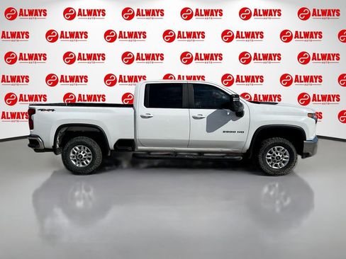 Used 2020 Chevrolet Silverado 2500 LT AWD/4WD image 4