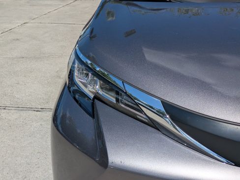 Used 2022 Toyota Sienna XLE AWD/4WD image 9