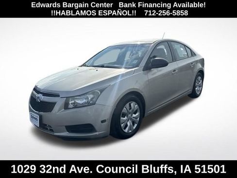 Used 2014 Chevrolet Cruze LS FWD image 3