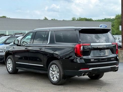 Used 2025 GMC Yukon XL Denali AWD/4WD image 49