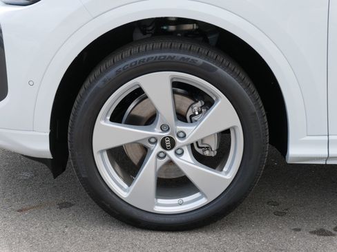 New 2025 Audi Q5 Premium Plus image 4