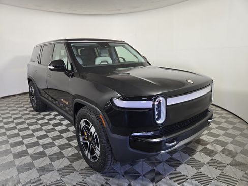 Used 2023 Rivian R1S Launch Edition Quad AWD/4WD image 7