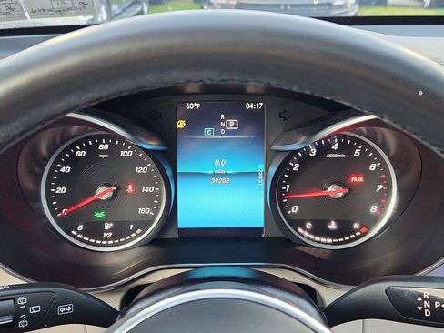 Used 2021 Mercedes-Benz GLC 300 4MATIC image 13