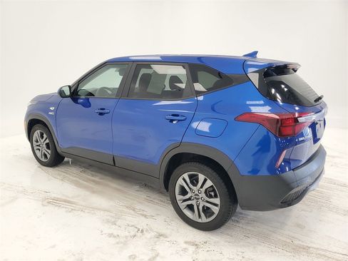 Certified 2022 Kia Seltos LX image 5