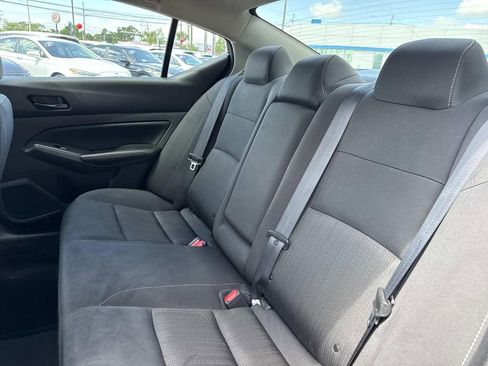 Used 2025 Nissan Altima 2.5 SV FWD image 16