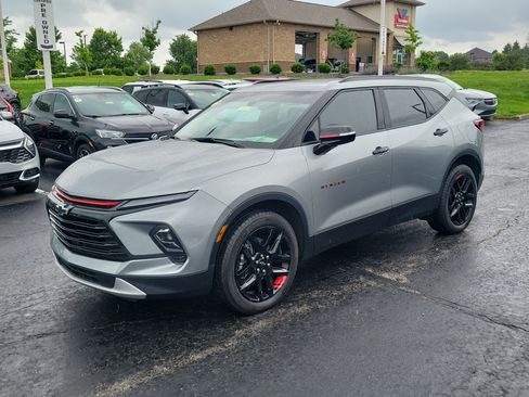 Used 2023 Chevrolet Blazer LT AWD/4WD image 2