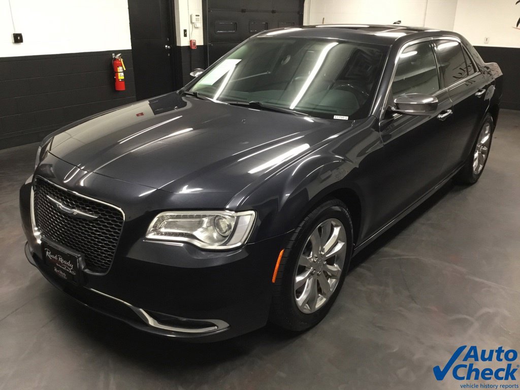 Used 2017 Chrysler 300 C AWD/4WD image 6