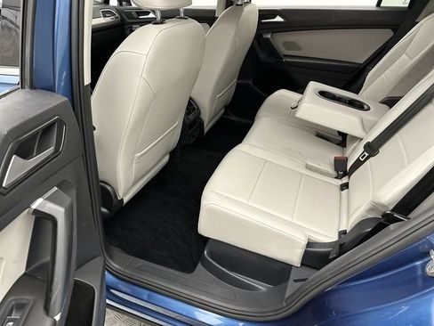 Used 2018 Volkswagen Tiguan SE AWD/4WD image 21