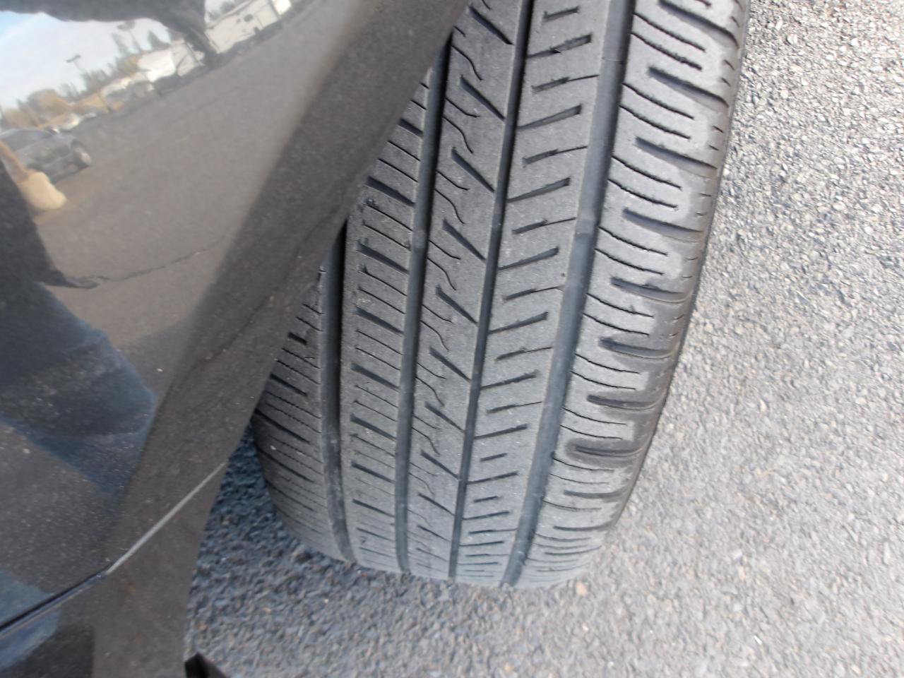 Used 2012 Dodge Grand Caravan SXT FWD image 23