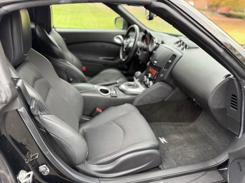 Used 2013 Nissan 370Z Touring image 12