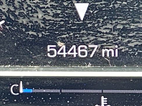 Used 2023 GMC Yukon XL Denali Ultimate image 9