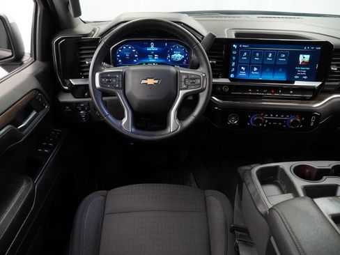 Used 2023 Chevrolet Silverado 1500 LT AWD/4WD image 17