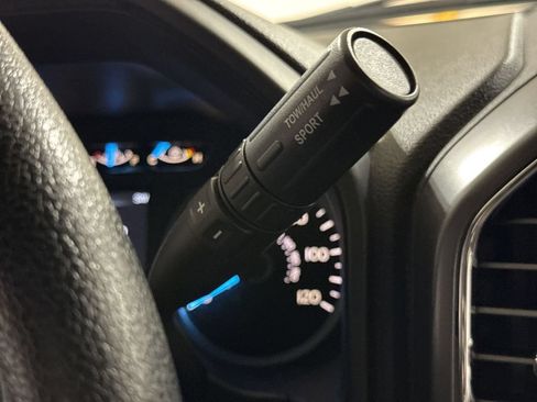 Used 2015 Ford F150 XLT w/ Equipment Group 302A Luxury AWD/4WD image 17
