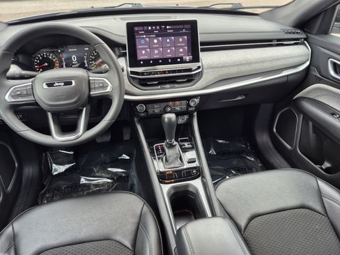 Used 2024 Jeep Compass Latitude AWD/4WD image 15