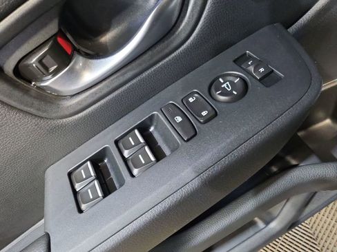 Used 2024 Honda Pilot Touring image 15