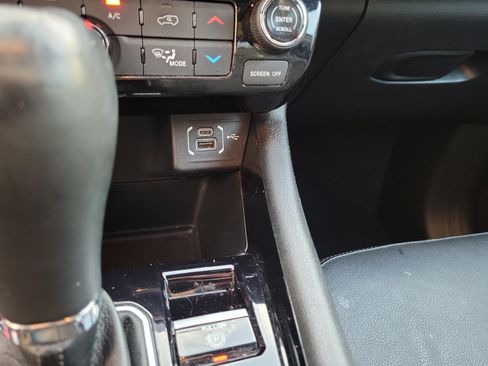 Certified 2023 Jeep Compass Limited w/ Sun and Sound Group AWD/4WD image 18