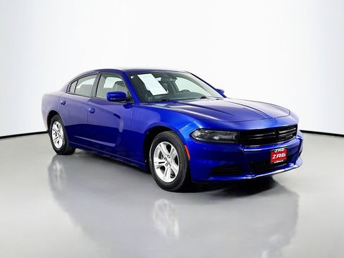 Used 2020 Dodge Charger SXT w/ Leather Interior Group RWD image 7