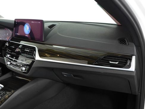 Used 2023 BMW 530i w/ Convenience Package RWD image 14