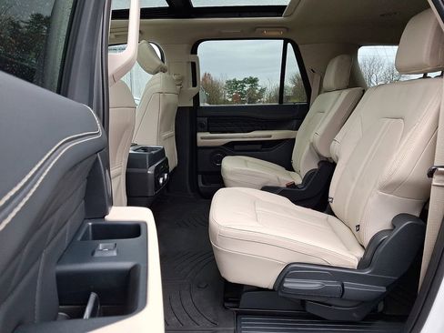 Certified 2023 Ford Expedition Max Platinum image 10