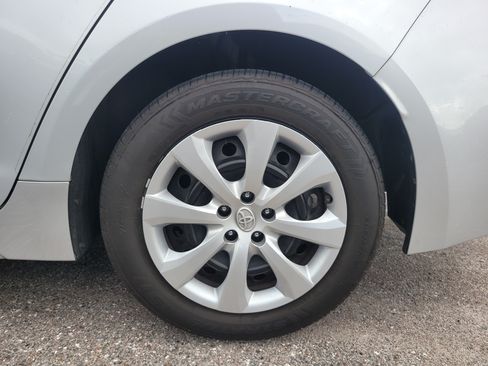 Used 2022 Toyota Corolla LE FWD image 8