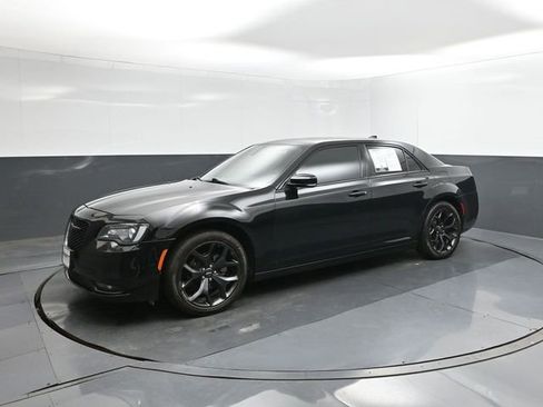 Used 2023 Chrysler 300 S image 34