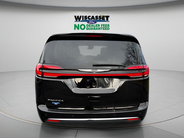 Used 2024 Chrysler Pacifica Touring-L FWD image 26