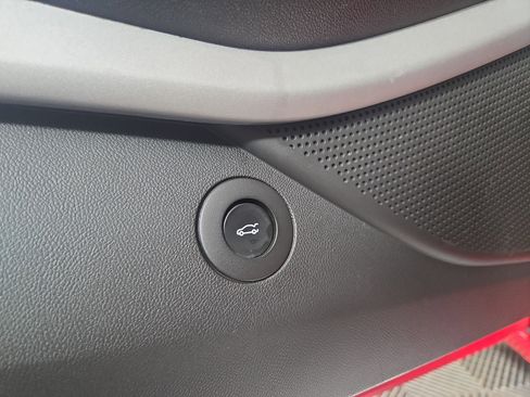 Used 2019 Chevrolet Camaro LT image 29