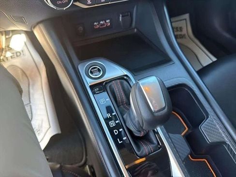 Used 2025 Nissan Sentra SR w/ SR Premium Package FWD image 20