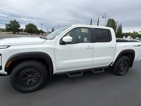 Used 2025 Nissan Frontier PRO-4X w/ Pro Premium Package AWD/4WD image 7