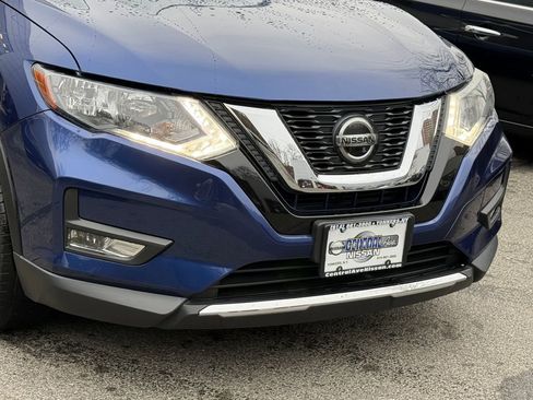 Used 2019 Nissan Rogue SV w/ Sun & Sound Touring Package image 6