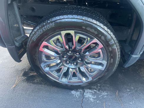 Used 2024 GMC Sierra 1500 Denali Ultimate image 11