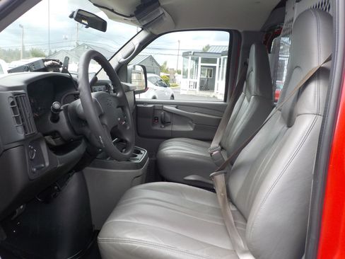 Used 2005 Chevrolet Express 3500 Extended RWD image 13