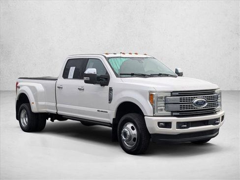 Used 2017 Ford F350 Platinum w/ Platinum Ultimate Package image 3