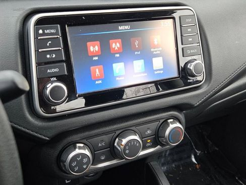 Used 2024 Nissan Versa S w/ Trunk Package image 21